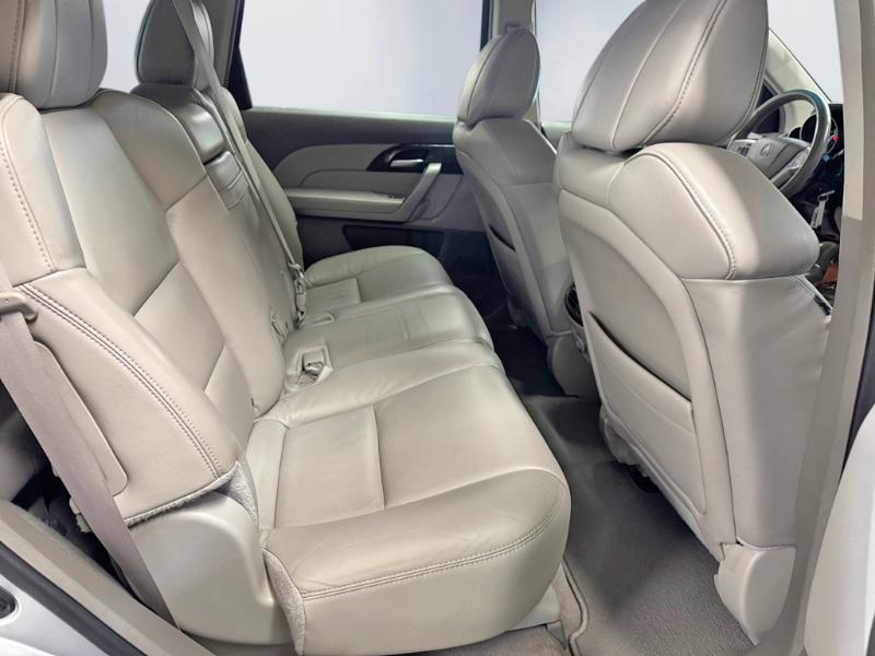 Acura MDX 6-Spd AT w/Tech Package 2011