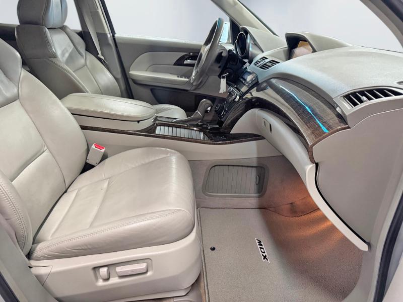 Acura MDX 6-Spd AT w/Tech Package 2011