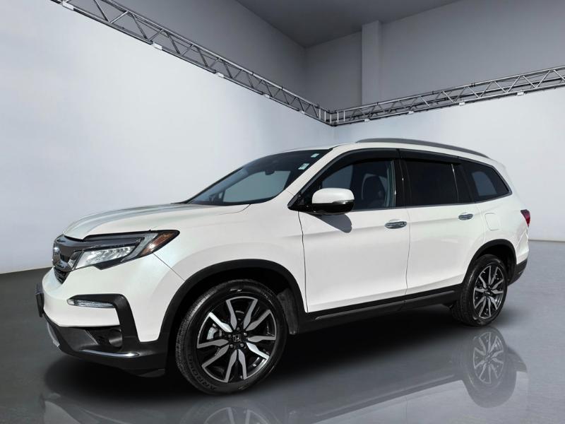 Honda Pilot Touring w/Rear Captain's Chairs AWD 2019