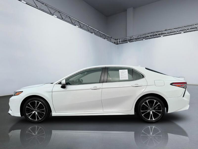 Toyota Camry SE 2019