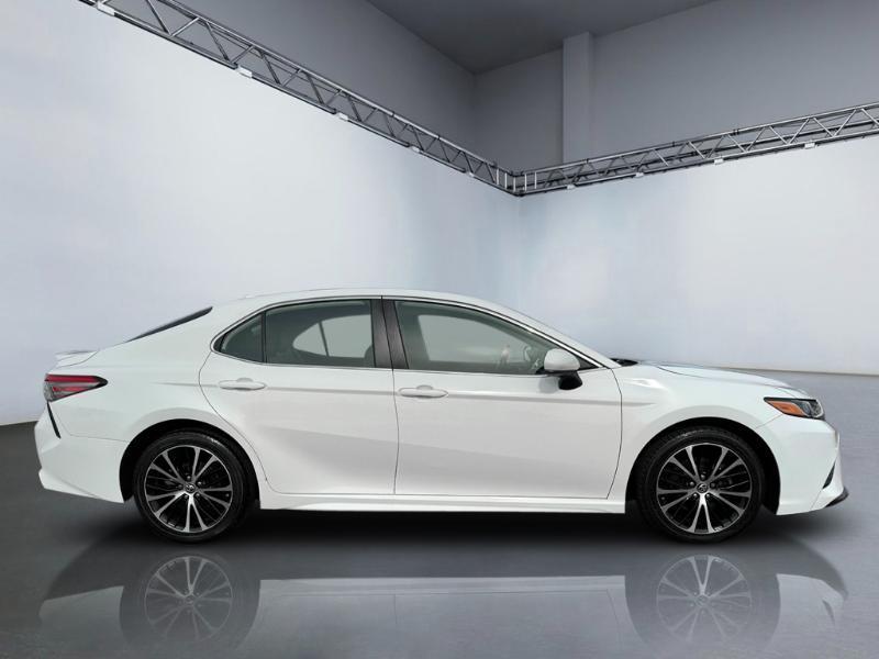 Toyota Camry SE 2019