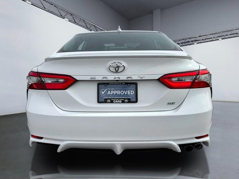 Toyota Camry SE 2019