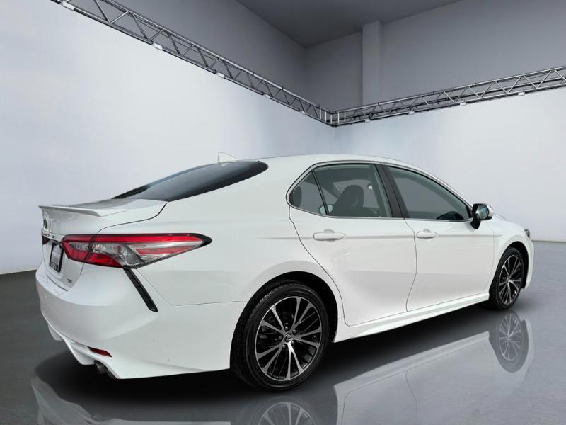 Toyota Camry SE 2019
