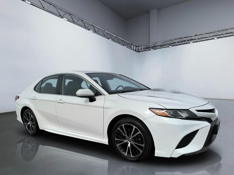 Toyota Camry SE 2019