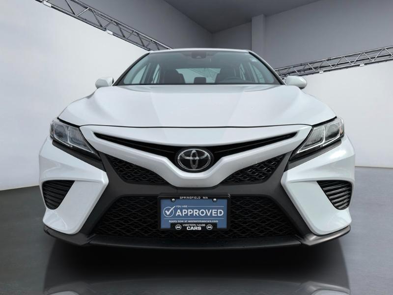 Toyota Camry SE 2019