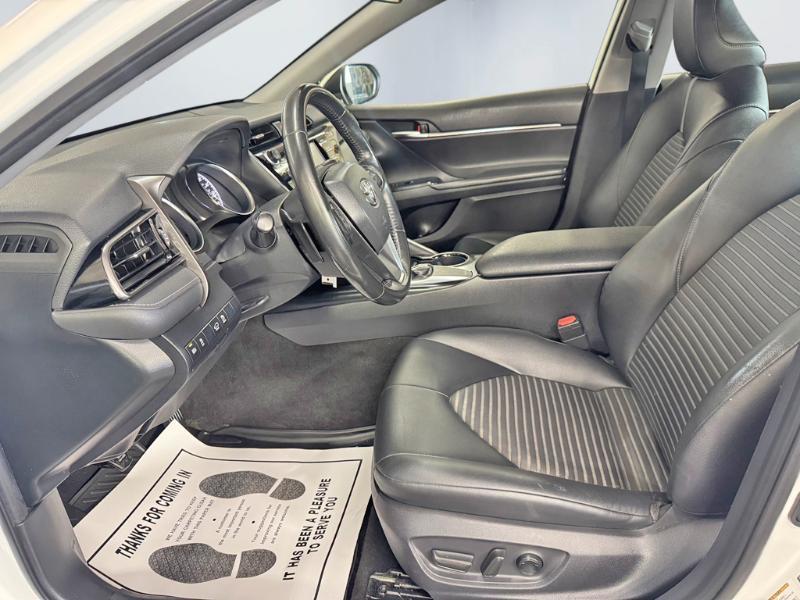 Toyota Camry SE 2019