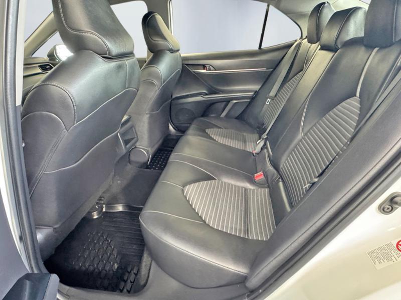 Toyota Camry SE 2019