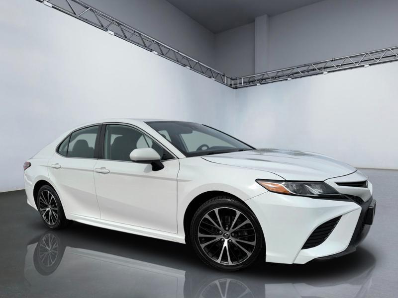 Toyota Camry SE 2019
