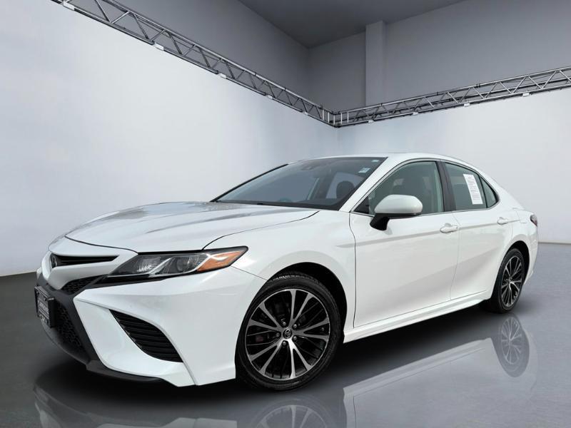 Toyota Camry SE 2019
