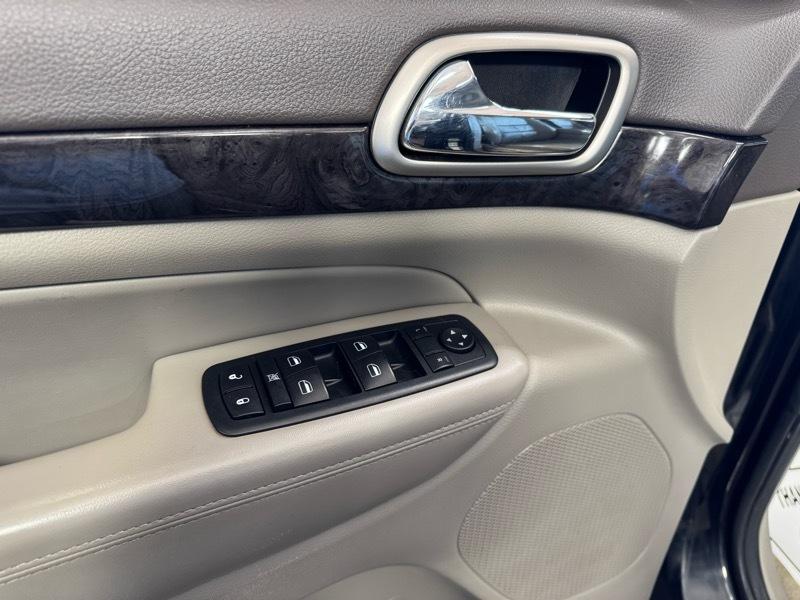 Jeep Grand Cherokee Laredo 4WD 2011