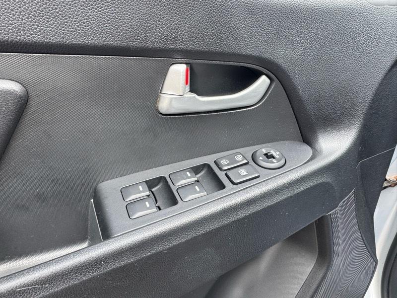 Kia Sportage LX FWD 2011