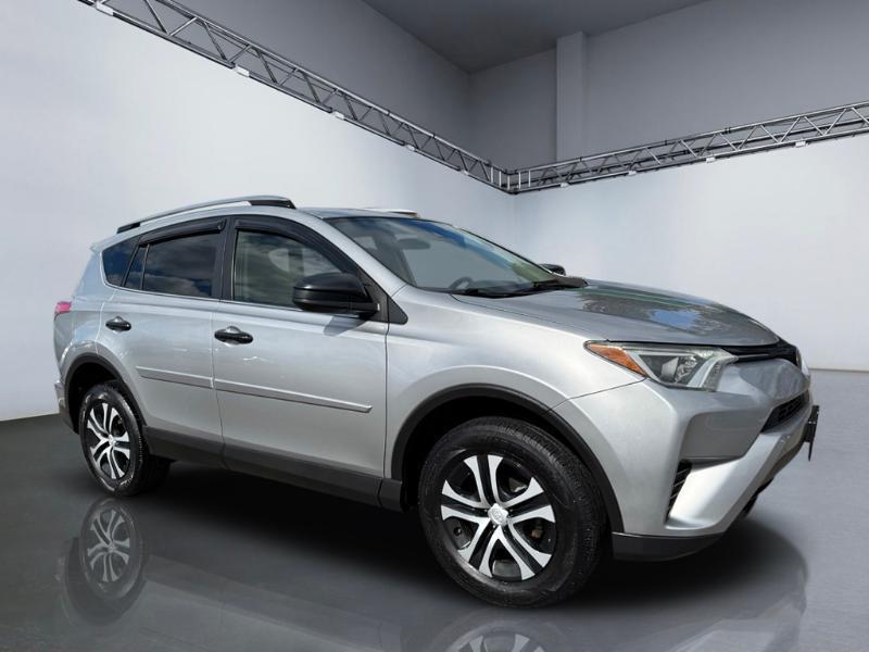 Toyota RAV4 LE AWD 2018