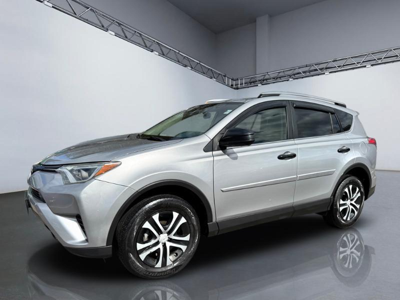 Toyota RAV4 LE AWD 2018