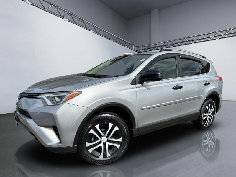 Toyota RAV4 LE AWD 2018