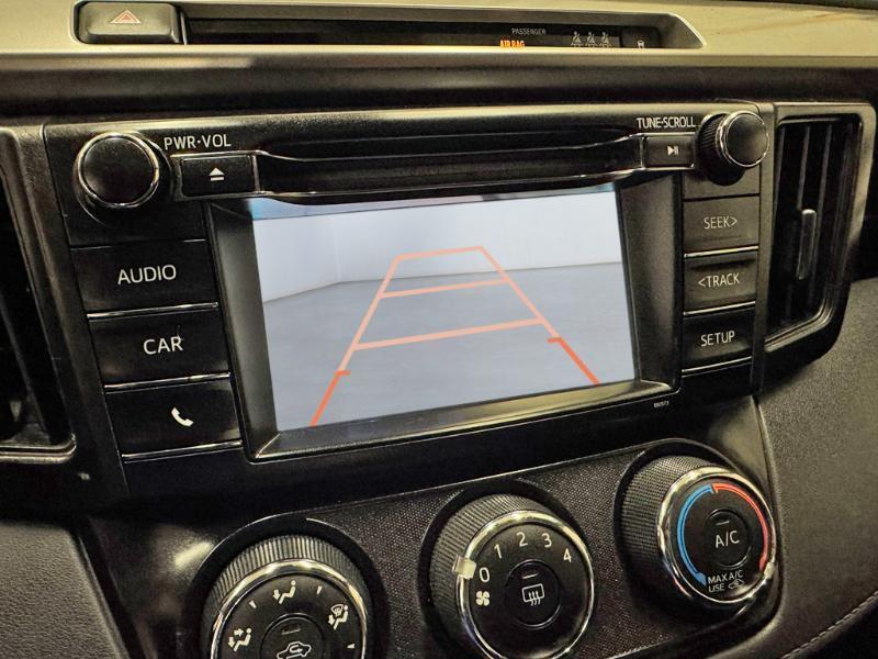 Toyota RAV4 LE AWD 2018