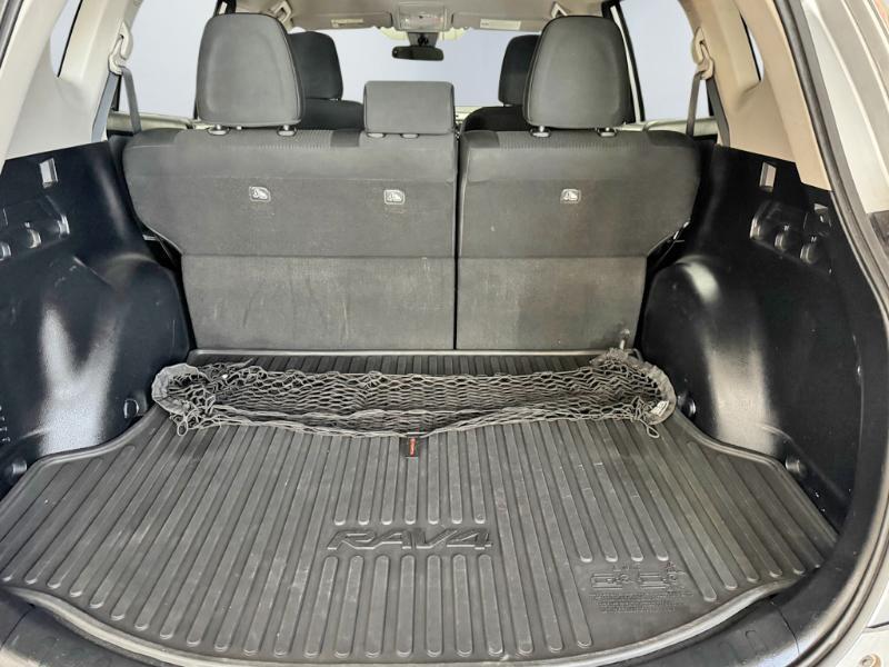 Toyota RAV4 LE AWD 2018