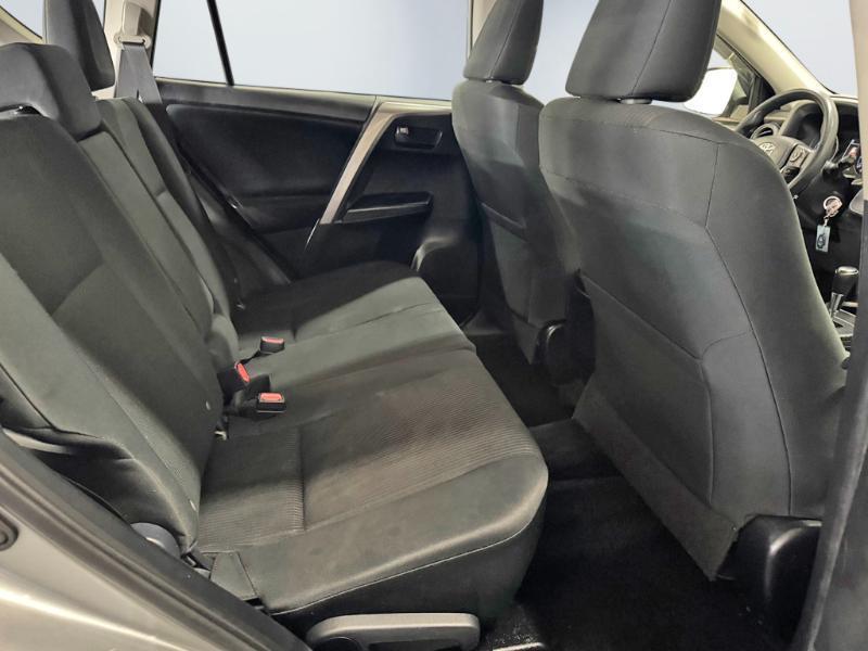 Toyota RAV4 LE AWD 2018