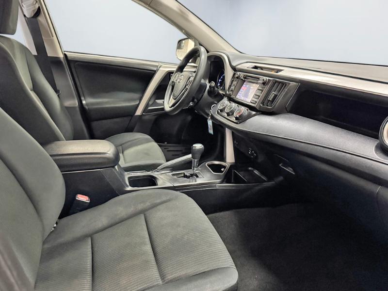 Toyota RAV4 LE AWD 2018