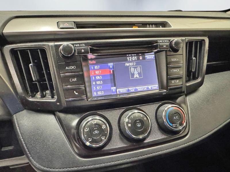 Toyota RAV4 LE AWD 2018