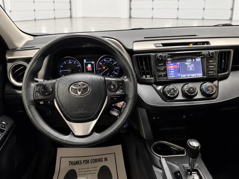 Toyota RAV4 LE AWD 2018