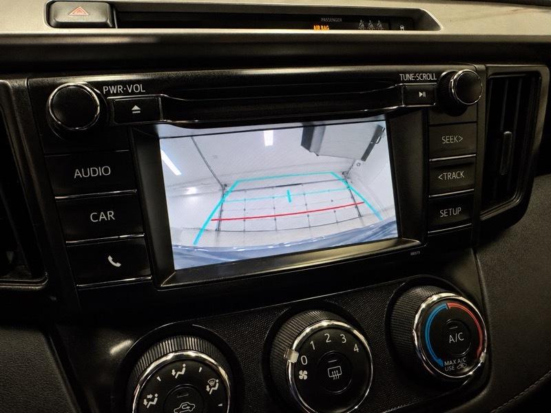 Toyota RAV4 LE AWD 2018