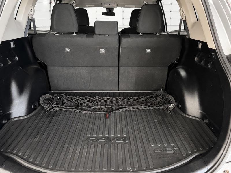 Toyota RAV4 LE AWD 2018