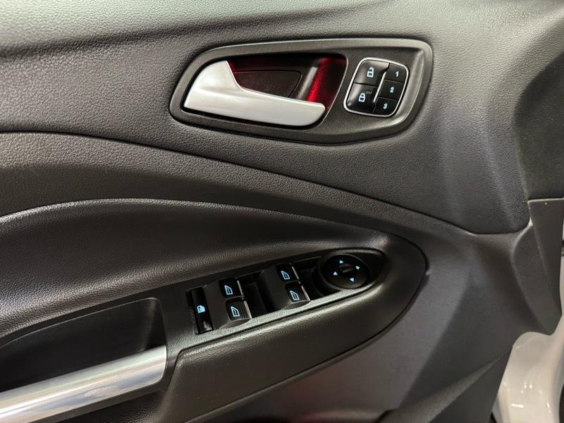 Ford Escape Titanium 4WD 2017