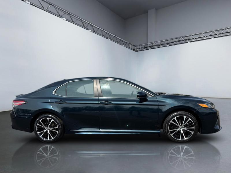 Toyota Camry XLE 2019