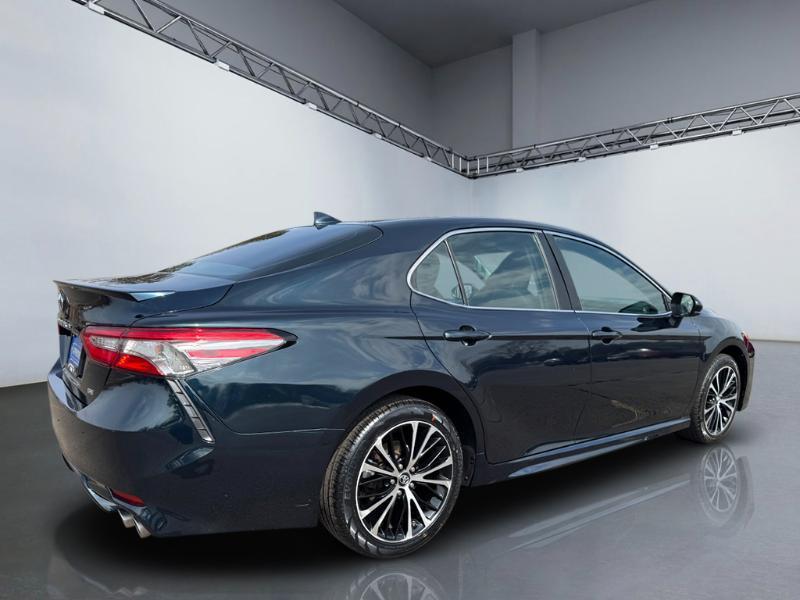 Toyota Camry XLE 2019
