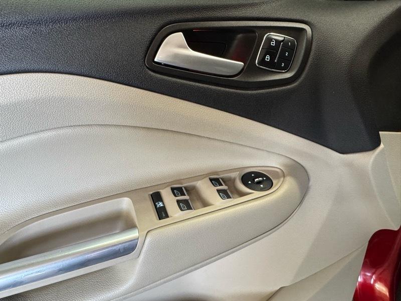 Ford Escape Titanium 4WD 2014