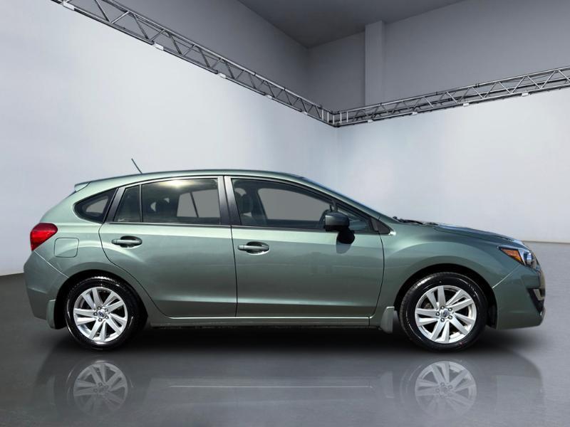 Subaru Impreza 2.0i Premium PZEV 5-Door 2016