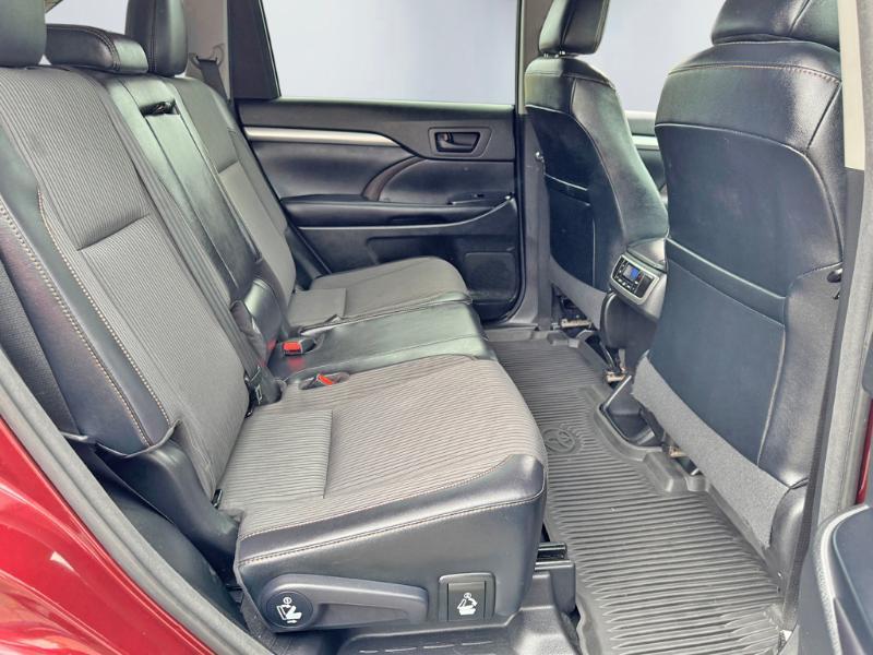 Toyota Highlander LE Plus AWD V6 2017