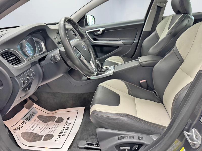 Volvo V60 Cross Country T5 Platinum 2016
