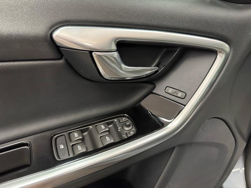 Volvo V60 Cross Country T5 Platinum 2016