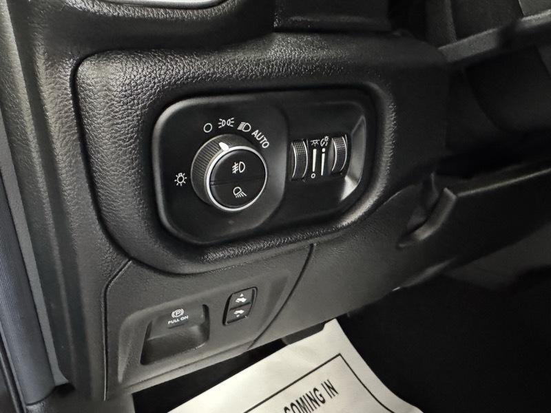 RAM 1500 Big Horn Crew Cab SWB 4WD 2019