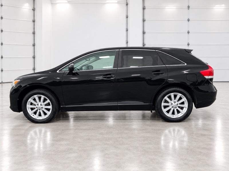 Toyota Venza LE AWD (Natl) 2010