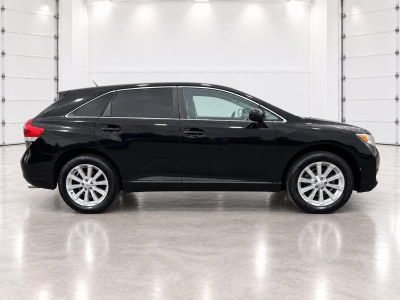 Toyota Venza LE AWD (Natl) 2010