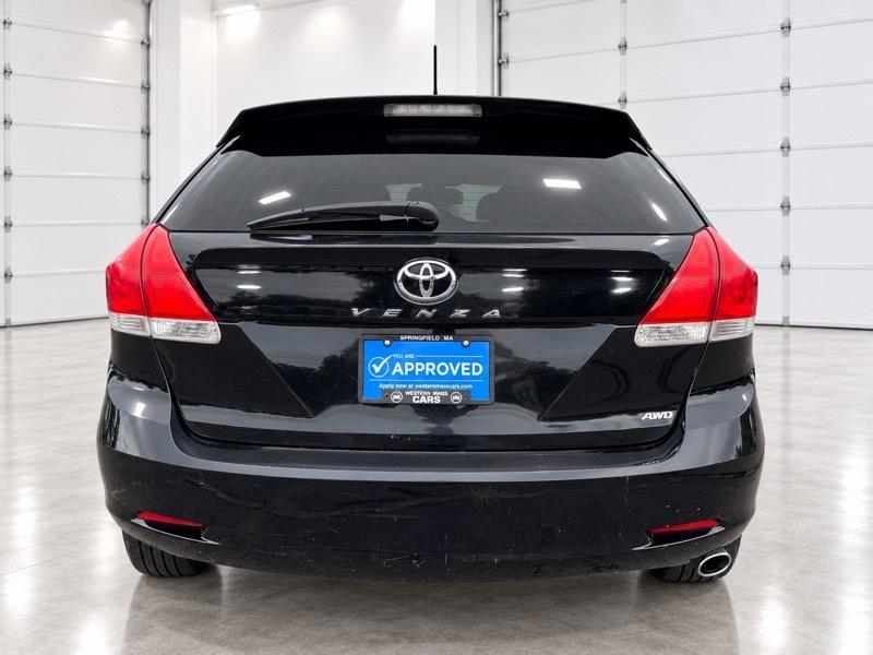Toyota Venza LE AWD (Natl) 2010