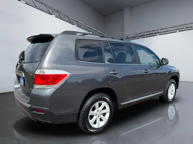 Toyota Highlander SE 2013