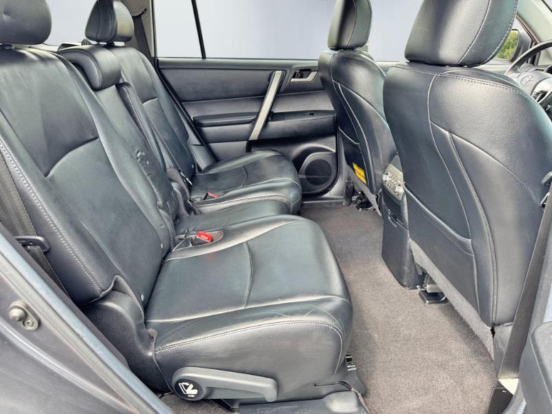 Toyota Highlander SE 2013