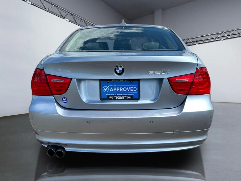 BMW 3-Series 328xi 2009