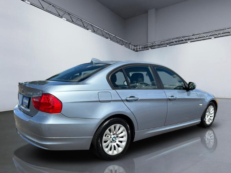 BMW 3-Series 328xi 2009