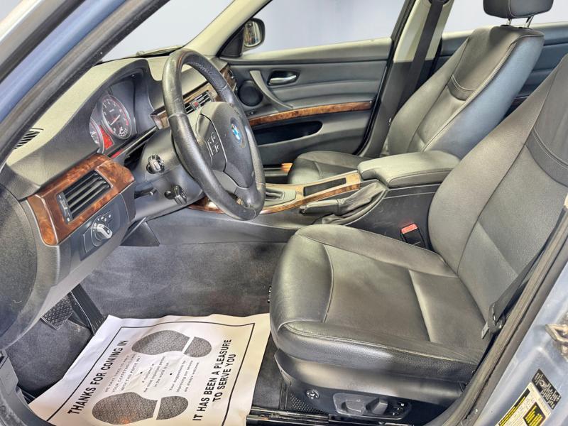 BMW 3-Series 328xi 2009