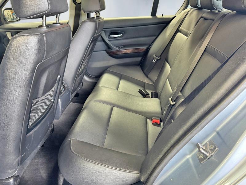 BMW 3-Series 328xi 2009