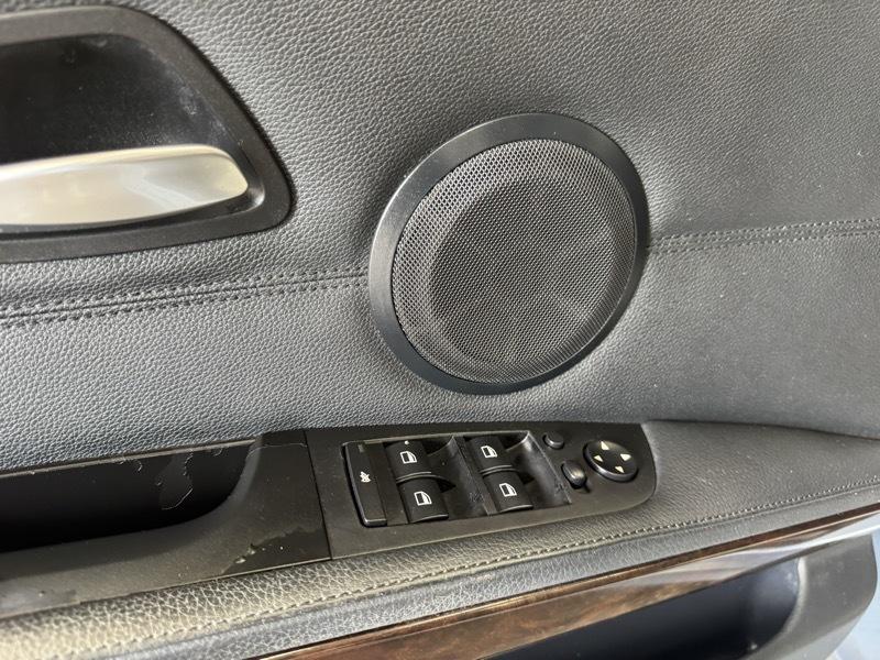 BMW 3-Series 328xi 2009
