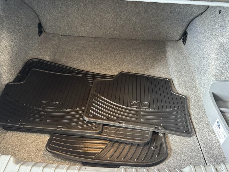 BMW 3-Series 328xi 2009
