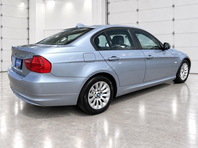 BMW 3-Series 328xi 2009