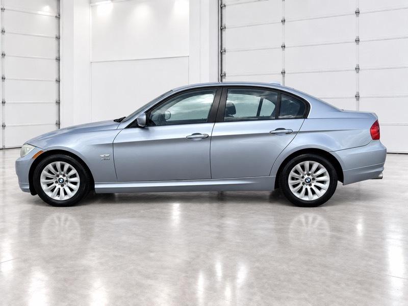 BMW 3-Series 328xi 2009