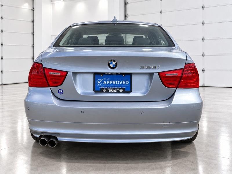 BMW 3-Series 328xi 2009