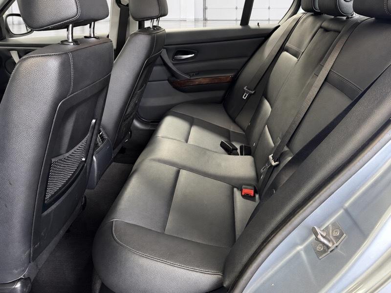 BMW 3-Series 328xi 2009